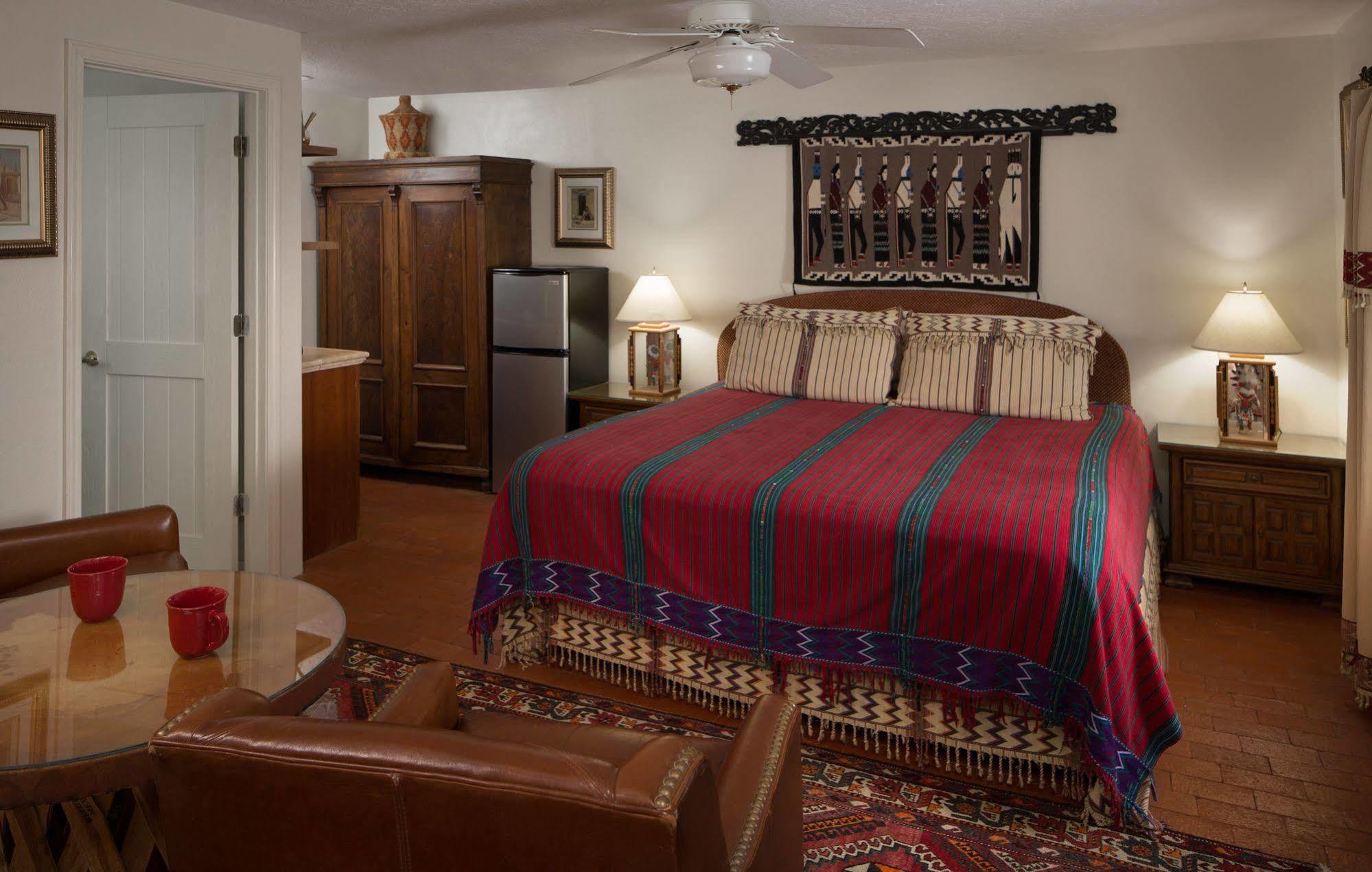 فارمنغتون، كونيتيكت Casa Blanca Inn And Suites المظهر الخارجي الصورة