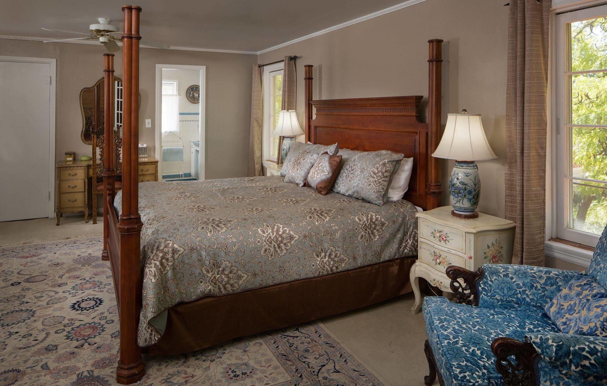 فارمنغتون، كونيتيكت Casa Blanca Inn And Suites المظهر الخارجي الصورة