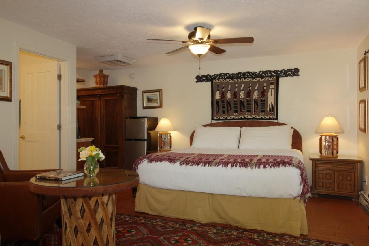 فارمنغتون، كونيتيكت Casa Blanca Inn And Suites المظهر الخارجي الصورة