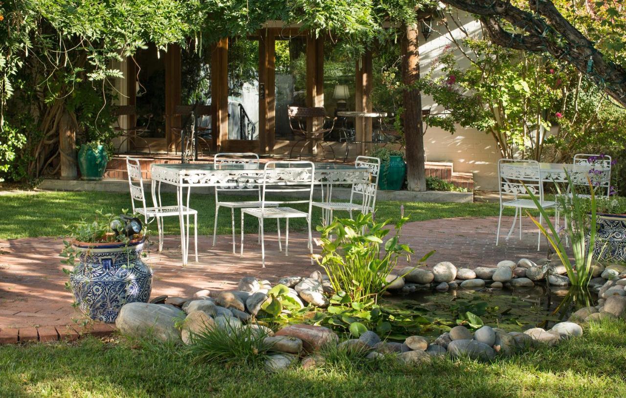 فارمنغتون، كونيتيكت Casa Blanca Inn And Suites المظهر الخارجي الصورة