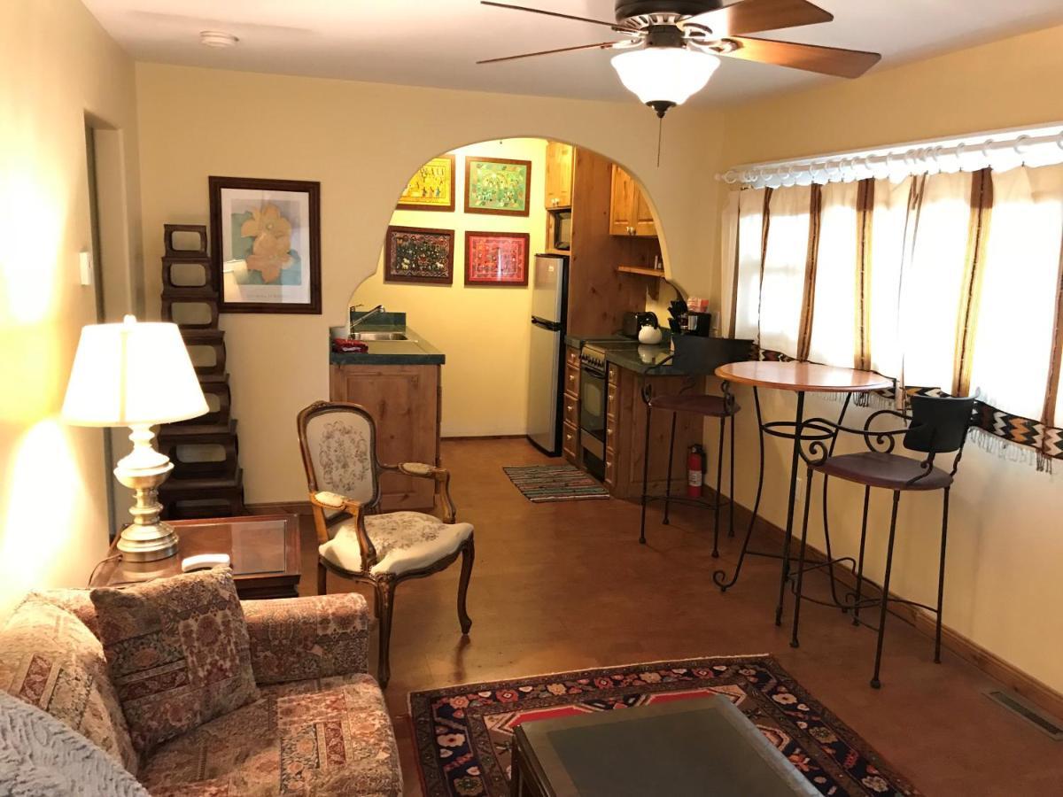 فارمنغتون، كونيتيكت Casa Blanca Inn And Suites المظهر الخارجي الصورة
