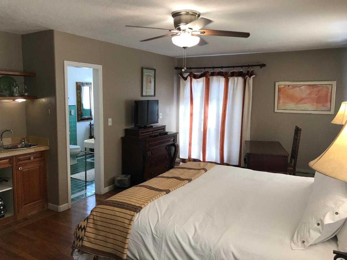 فارمنغتون، كونيتيكت Casa Blanca Inn And Suites المظهر الخارجي الصورة