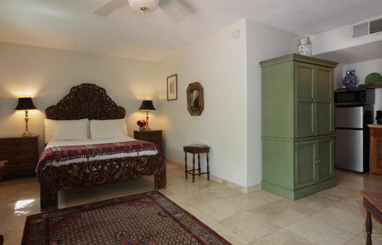 فارمنغتون، كونيتيكت Casa Blanca Inn And Suites المظهر الخارجي الصورة